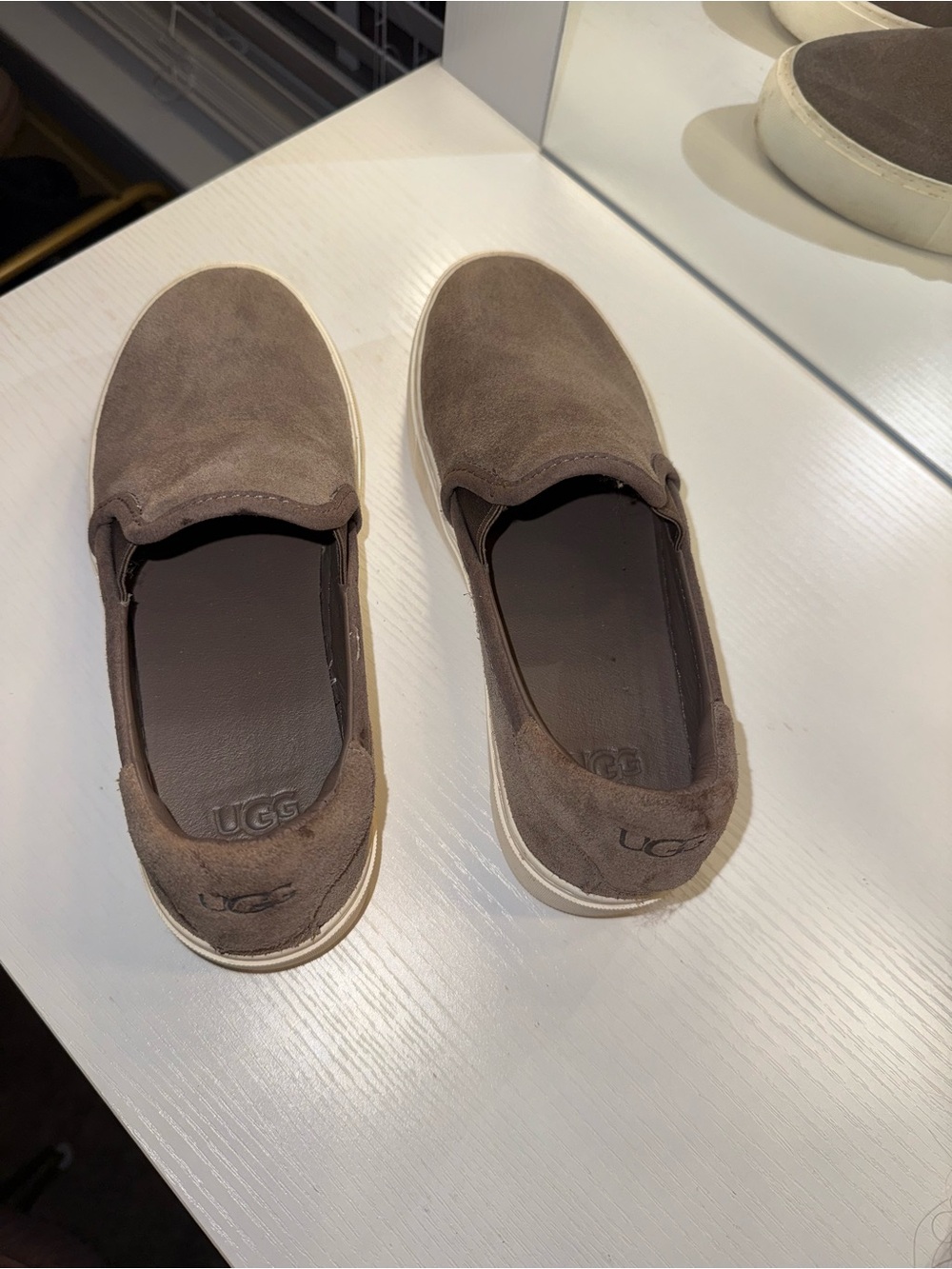 UGG Women’s Taupe Suede Slip-On Sneakers Casual Shoes - Picture 3 of 3